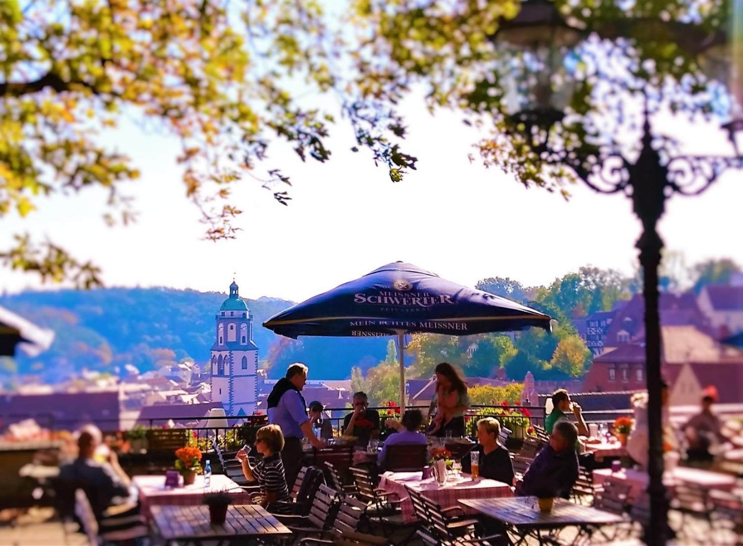 7-lunch-on-the-terrace-at-romantik-hotel-burgkellar-with-a-view-of-meissen