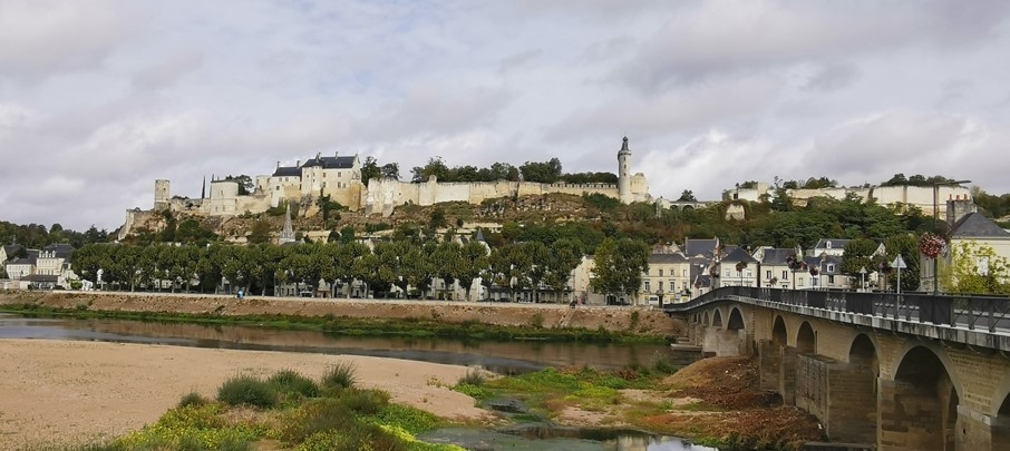 loire-valley_image-17_chenon-1