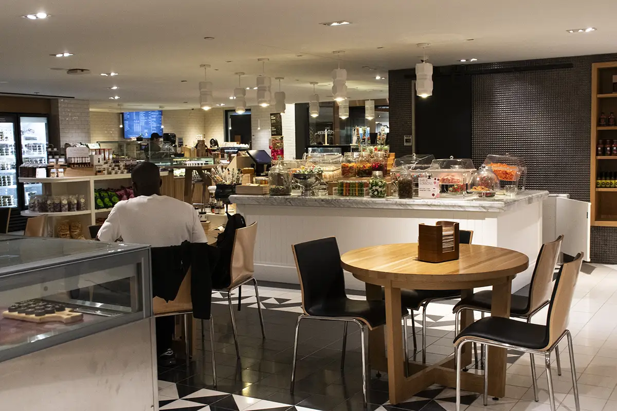Queen Elizabeth Hotel_Marché Artisans_Carole Jobin